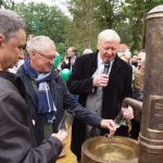 Fichtenwalde, Brunnen, Einweihung, Thilo Köhn, José Nuevo, Bernhard Knuth