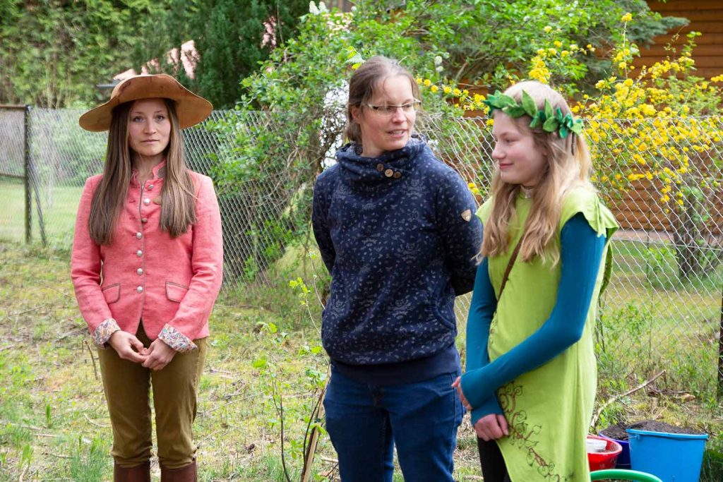 Borkwalde, Flatter-Ulme, Baum des Jahres, Baumkönigin, Caroline Hensel, Baumprinzessin, Tipidorf, Kulturverein Zauche