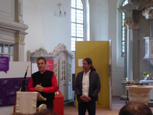 Brück, Pfarrer Helmut Kautz, Mauer