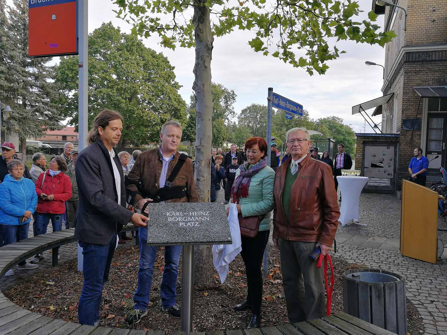 Brück, Gedenktafe, Karl-Heinz-Borgmann-Platz, Matthias Schimanowski, Uwe Borgmann, Margrid Wernicke, Lothar Koch