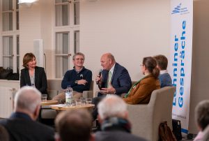 Hans-Jürgen Hennig, Lehniner Gespräch, Evangelisches Diakonissenhaus, Lehnin