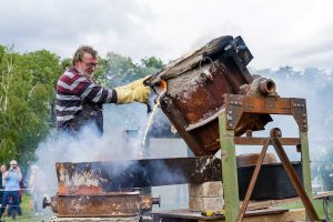 Friedensglocke, Gömnigk, Glockenguss, Glockengießermeister Peter Glasbrenner
