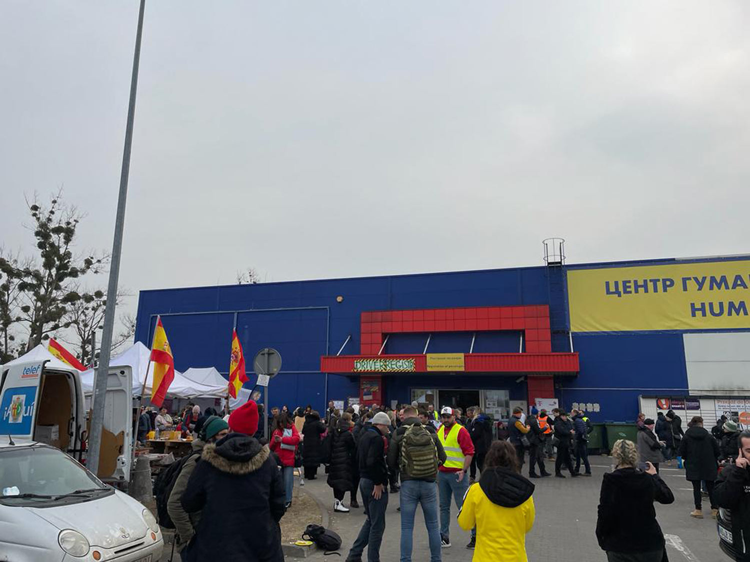 Vor dem Einkaufszentrum in Przemysl